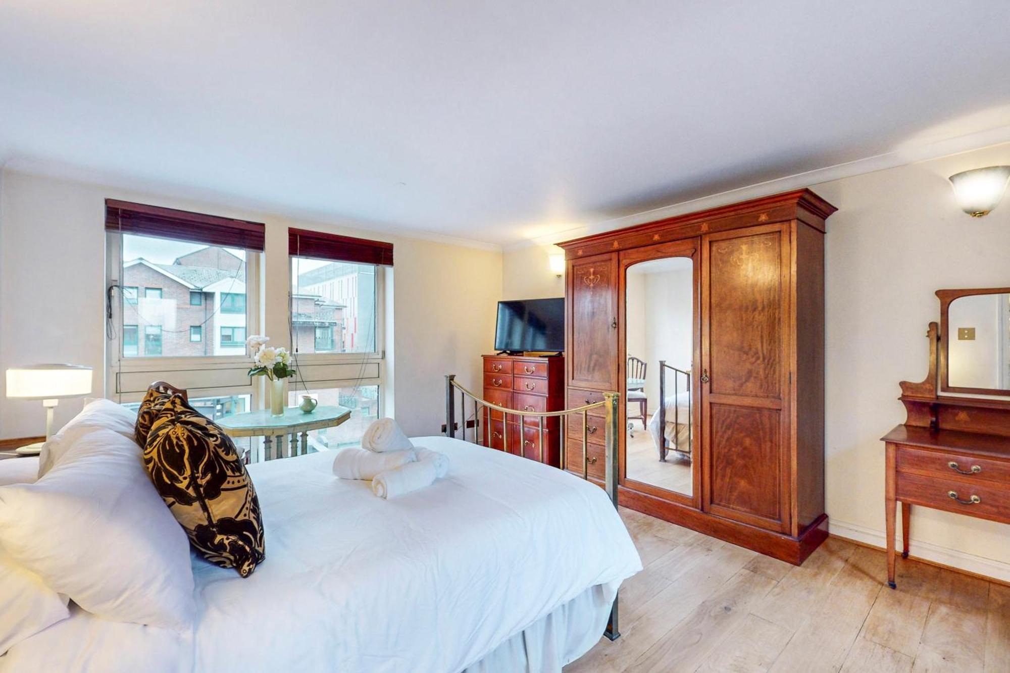 1bed Flat With Parking And Balcony With View Of The Wharf * Londen